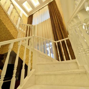 雅致新古典风格楼梯装修设...