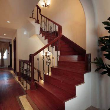 优雅大方美式楼梯设计案例