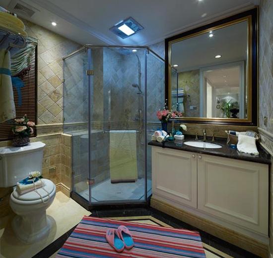 干湿区分明的卫浴设计，既可以防滑，又能够大大减少卫浴橱柜等物品的受潮损害。