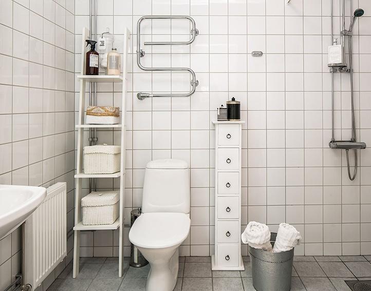 卫浴简洁有效的整理方式，不仅让人感受到简洁设计的妙处，更让人得到完全的放松。