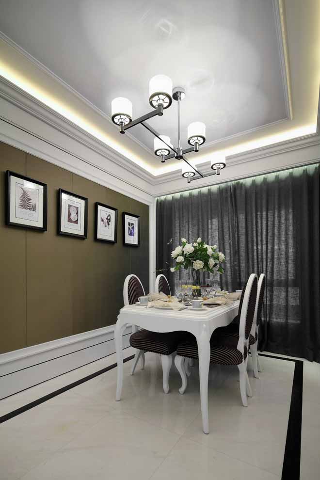 餐厅以白色的基调为主，搭配棕色的背景墙和黑色的薄纱窗帘，突出欧洲古典的元素。