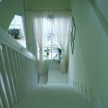 田园小复式白色楼梯设计