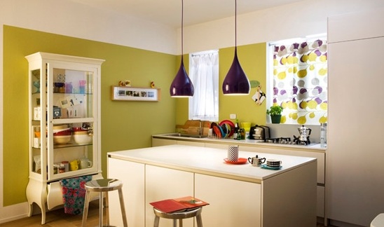 屋主人一直认为，厨房是家庭生活的中心，因此设计师为其设计了开放式的厨房。烹饪的期间也是和家人互动的好时光。