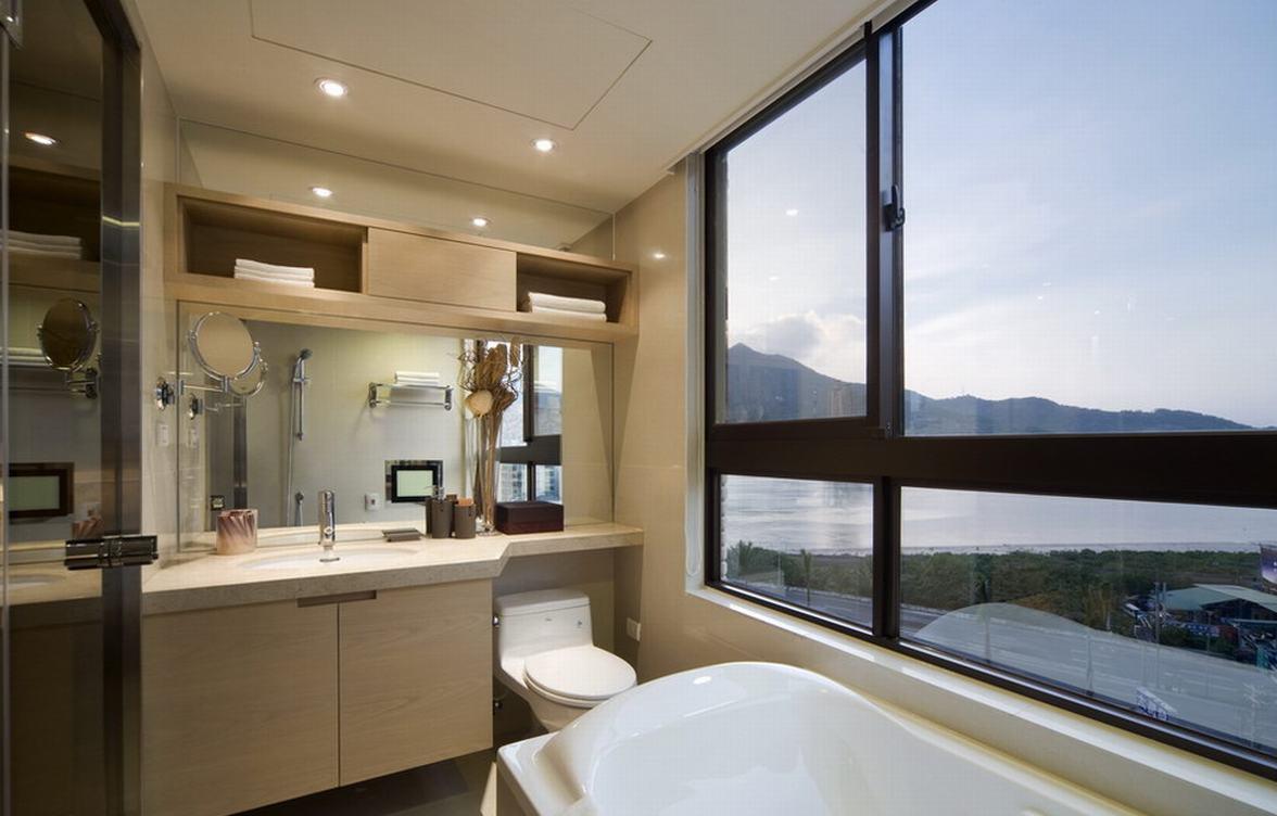 浴室的大飘窗提升了沐浴时刻的私密享受，而浴室的影音功能又让生活更优质。