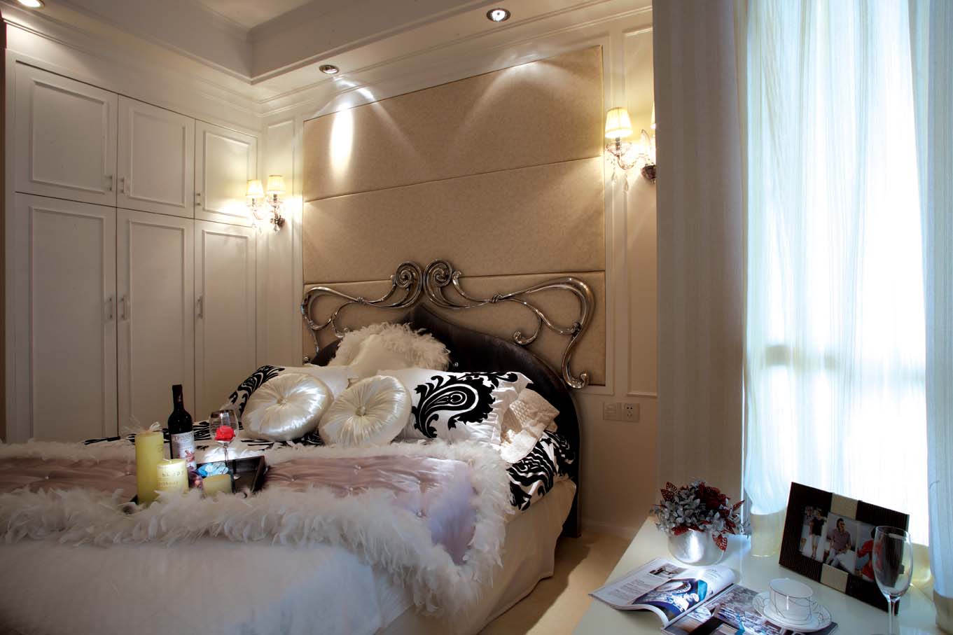 每对夫妻都想拥有一个这样的卧室，浪漫而柔软。