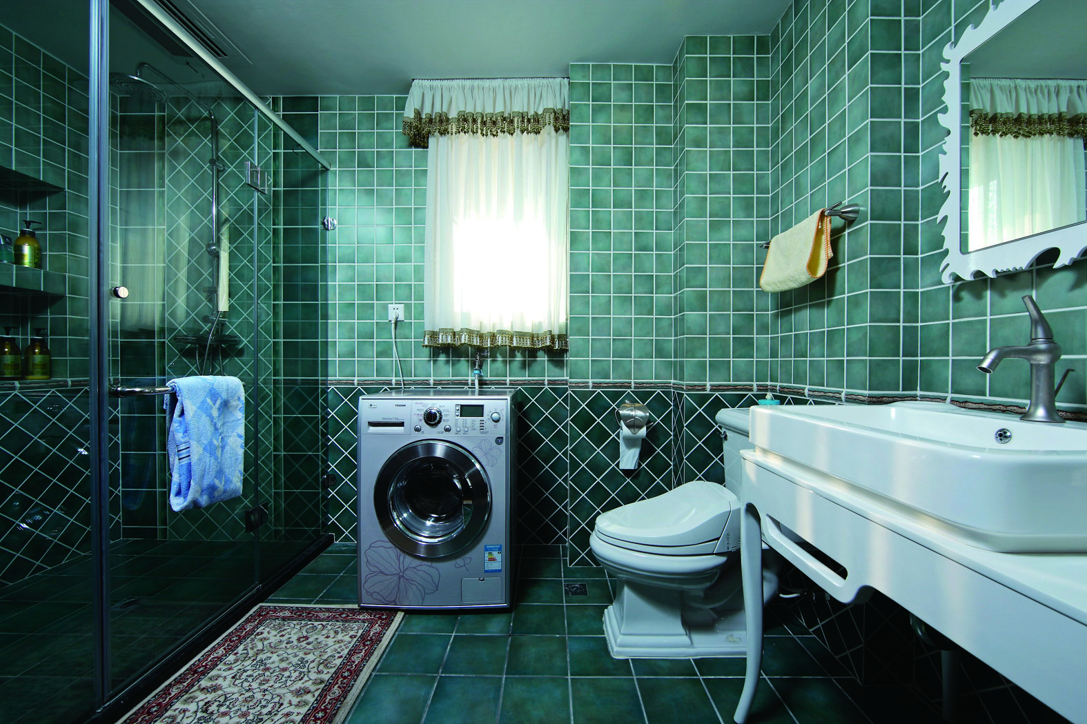 卫浴间做了干湿分离是目前比较推荐的做法，不过小户型可能比较难实现。