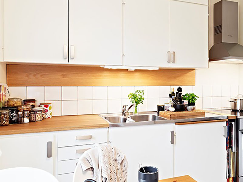 厨房的质感保持自然而又简洁的风格。