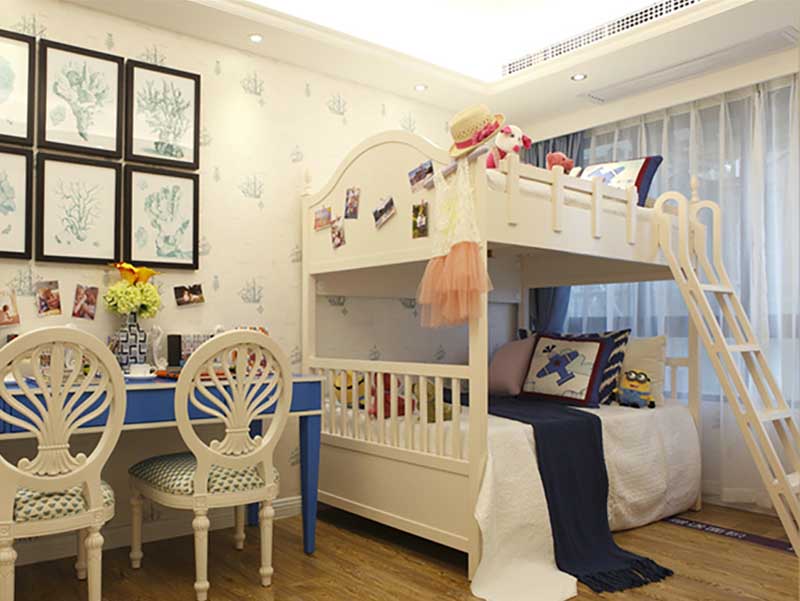  儿童房不能丢失那份童心，白色让房间看起来更干净。