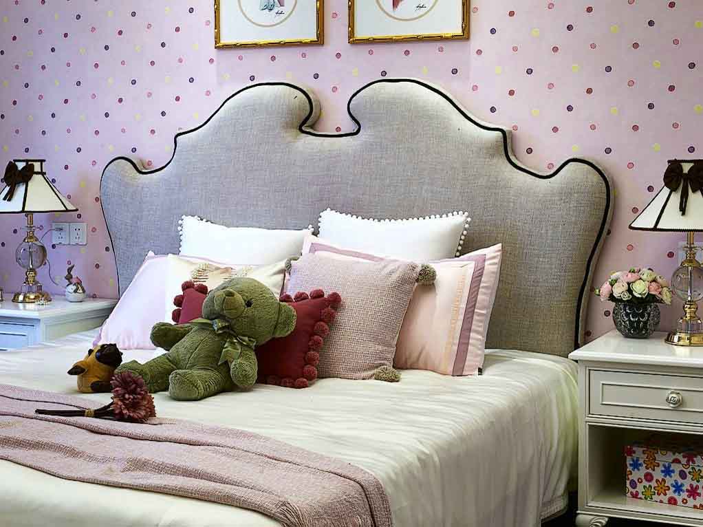 儿童房采用粉色，家具选择也更加可爱。