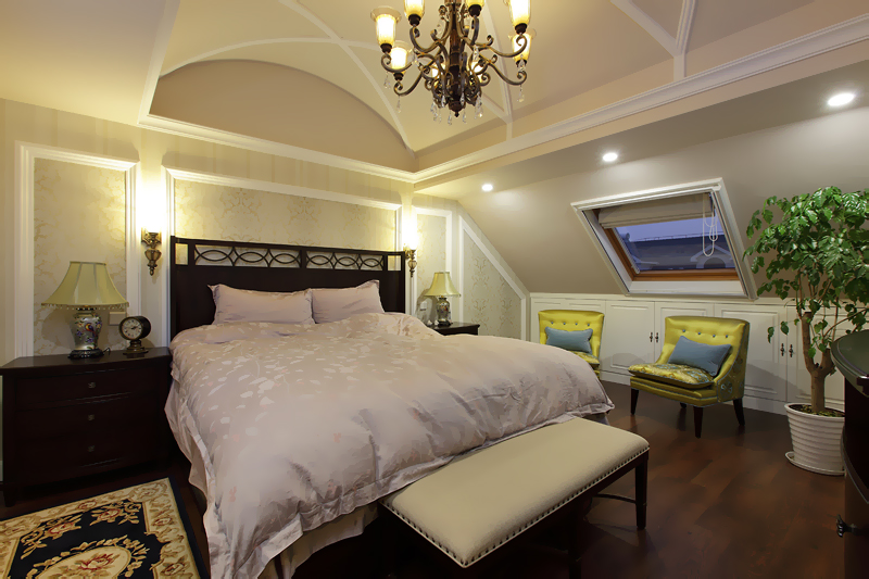 阁楼设一处大空间客卧，以舒服为主。