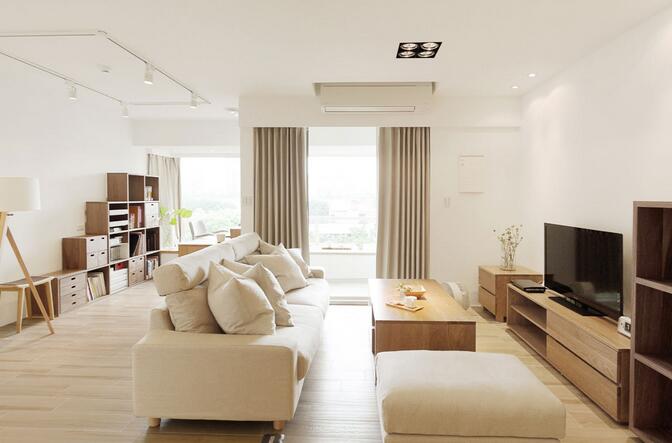 房屋迎向朝阳面进行规划，沙发简约的造型设计缔造了立体而柔和的空间感，纯净无杂质的生活由此展开。
