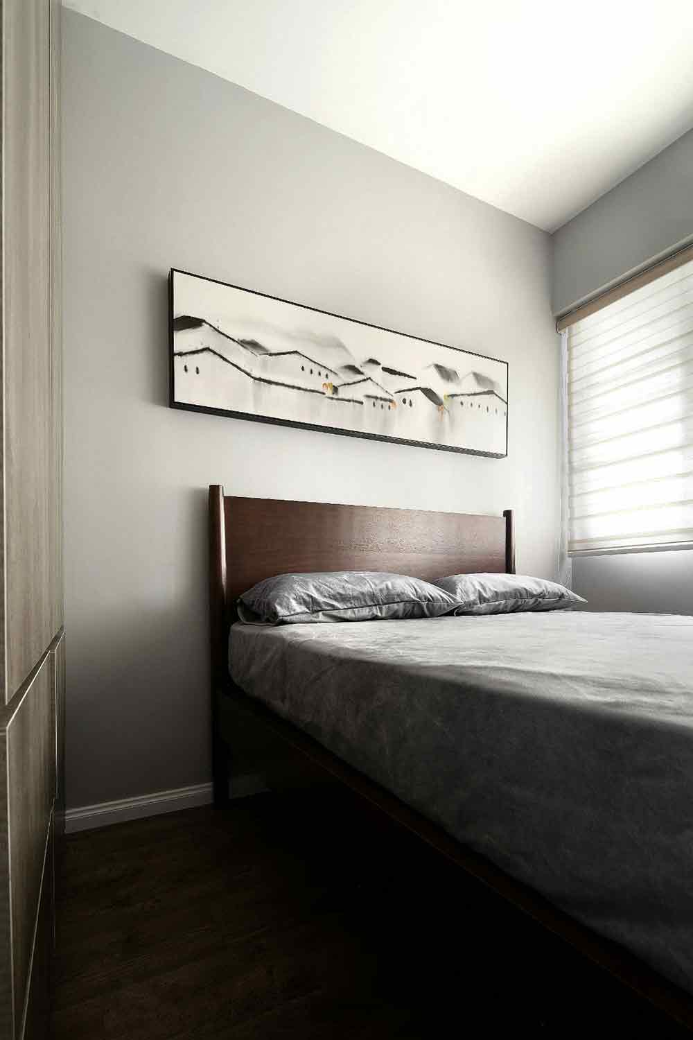 面积狭小并没有给客卧的装修带来明显的限制，简化的家具陈设提供了充足的活动空间。