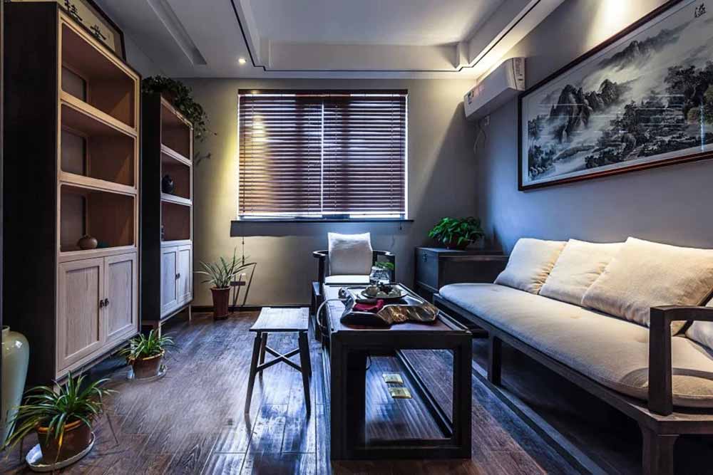 客厅各个部分的家具不论从材质还是从形状上来说都相互呼应配套，古朴而大气。