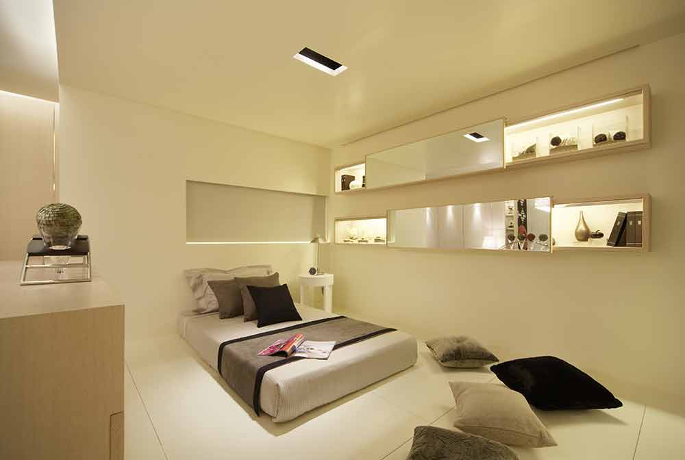 多功能区域平时可以当客房使用，同时也是一个休闲区域。床垫下方还暗藏了强大的收纳功能。