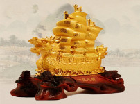 黄金摆件的图片