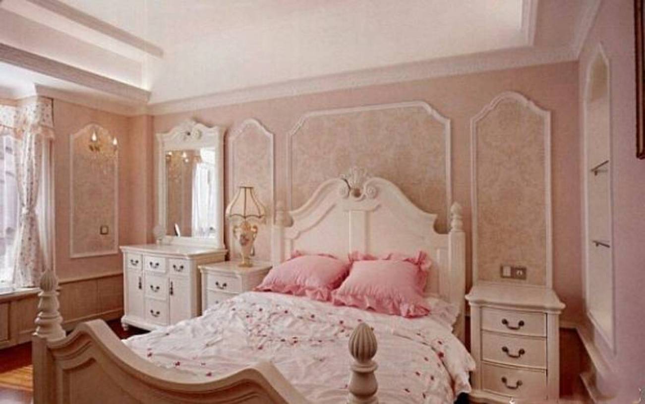 欧式风格卧室背景墙装修图片-欧式风格实木床图片
