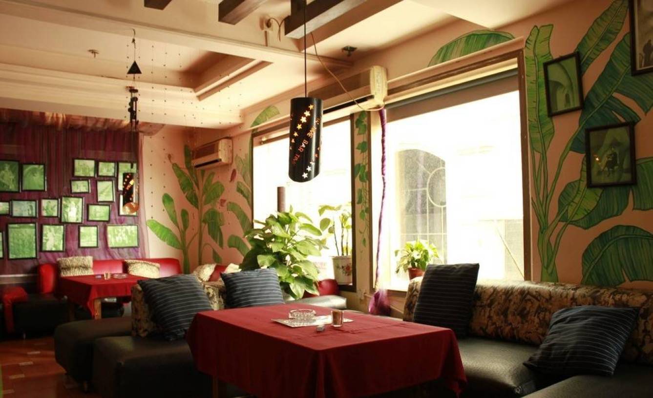 现代简约餐厅照片墙地中海卡座装修效果图_家居设计_环境设计-图行天下素材网