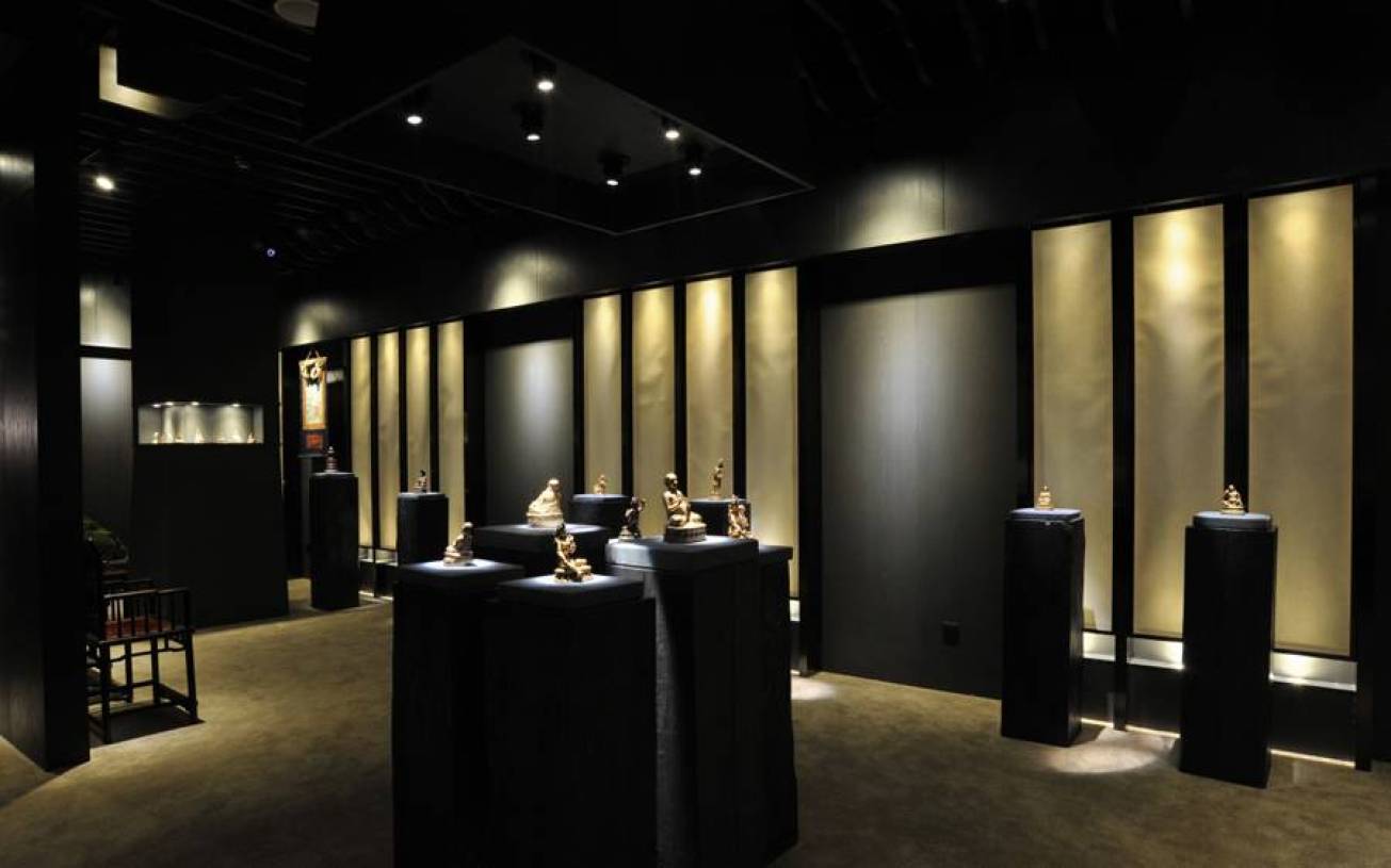 简约中式风格古玩店装修效果图-简约中式风格置物台图片-兔狗装修效果图