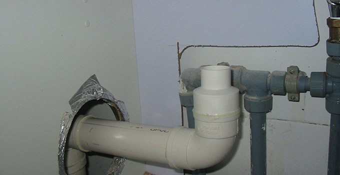 厨房水槽下水管选购要注意质量