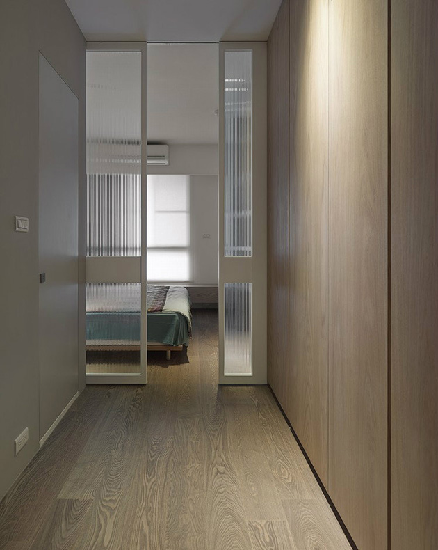 是廊道亦是独立空间的设计，设计师弹性规划出小坪数的最大使用可能。