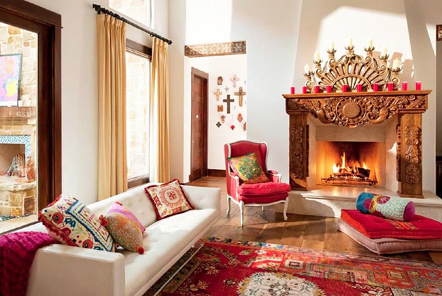 设计师大胆的使用了桃红色作为客厅的亮色，异域风情迎面而来。