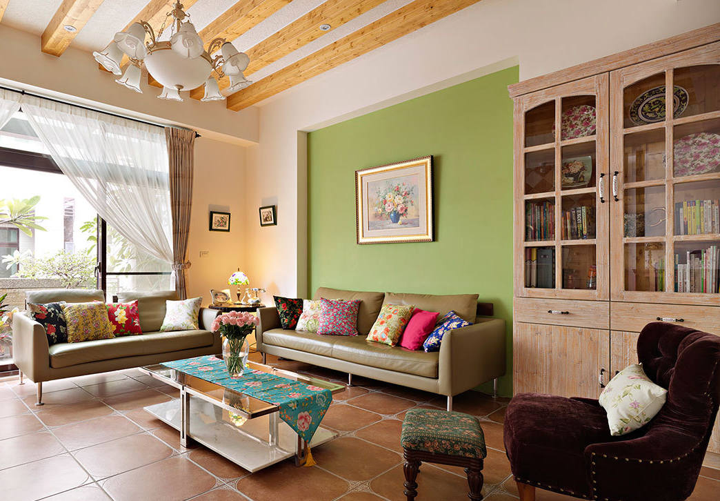 鲜艳的色彩与美式家具完美融合。