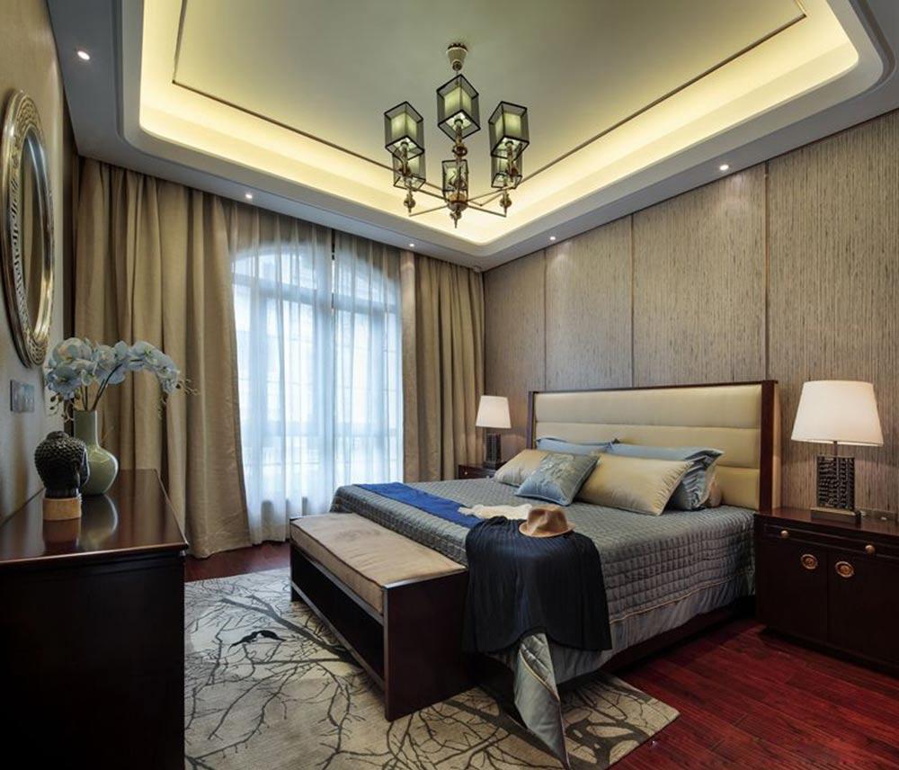 仿古铁艺中式灯具静静地照亮卧室，把中式传承的古韵带入眼前的睡卧。