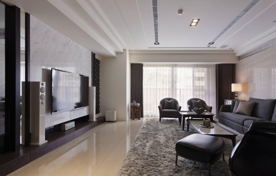 电视墙以银狐大理石为主材，架构出客厅大方的人文意象。