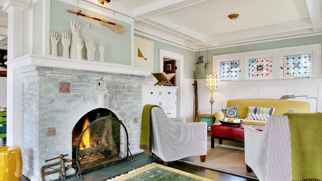 复古的壁炉不仅仅是个装饰，冬天真的可以用来取暖。