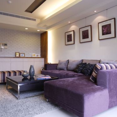紫色简约风格客厅沙发设计...