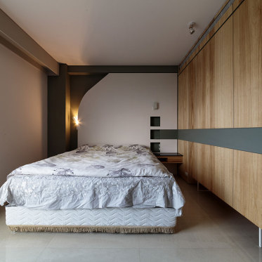 现代原木色色卧室设计欣赏