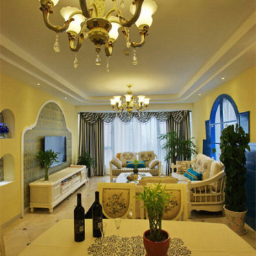 地中海风格黄色温馨客厅图...