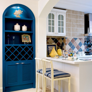 地中海风格蓝色厨房吧台图...