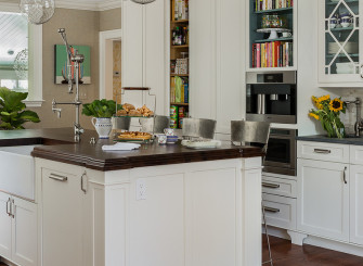 米色雅致简欧风格厨房橱柜装修设计