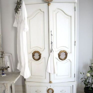 复古白色欧式风格衣柜设计...