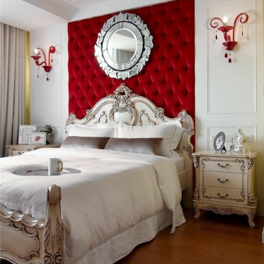 红色欧式风格卧室床头软包...