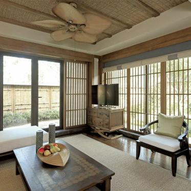 米色淡雅质朴日式风格客厅...
