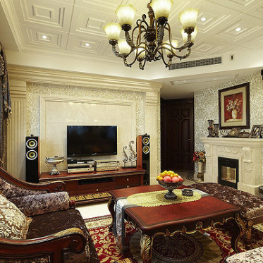 红色新古典风格客厅沙发装...