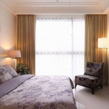 现代风格黄色卧室窗帘装修...