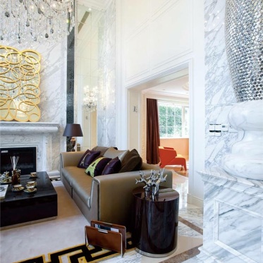 白色新古典风格客厅装修图...