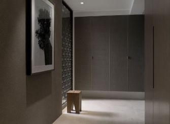 现代风格灰色玄关设计图