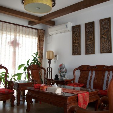 中式原木色客厅设计图片