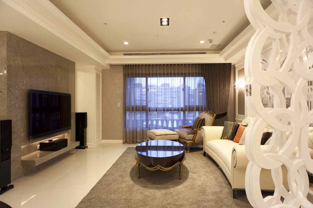 客厅以简洁的设计手法规划，给人以舒适的感觉。