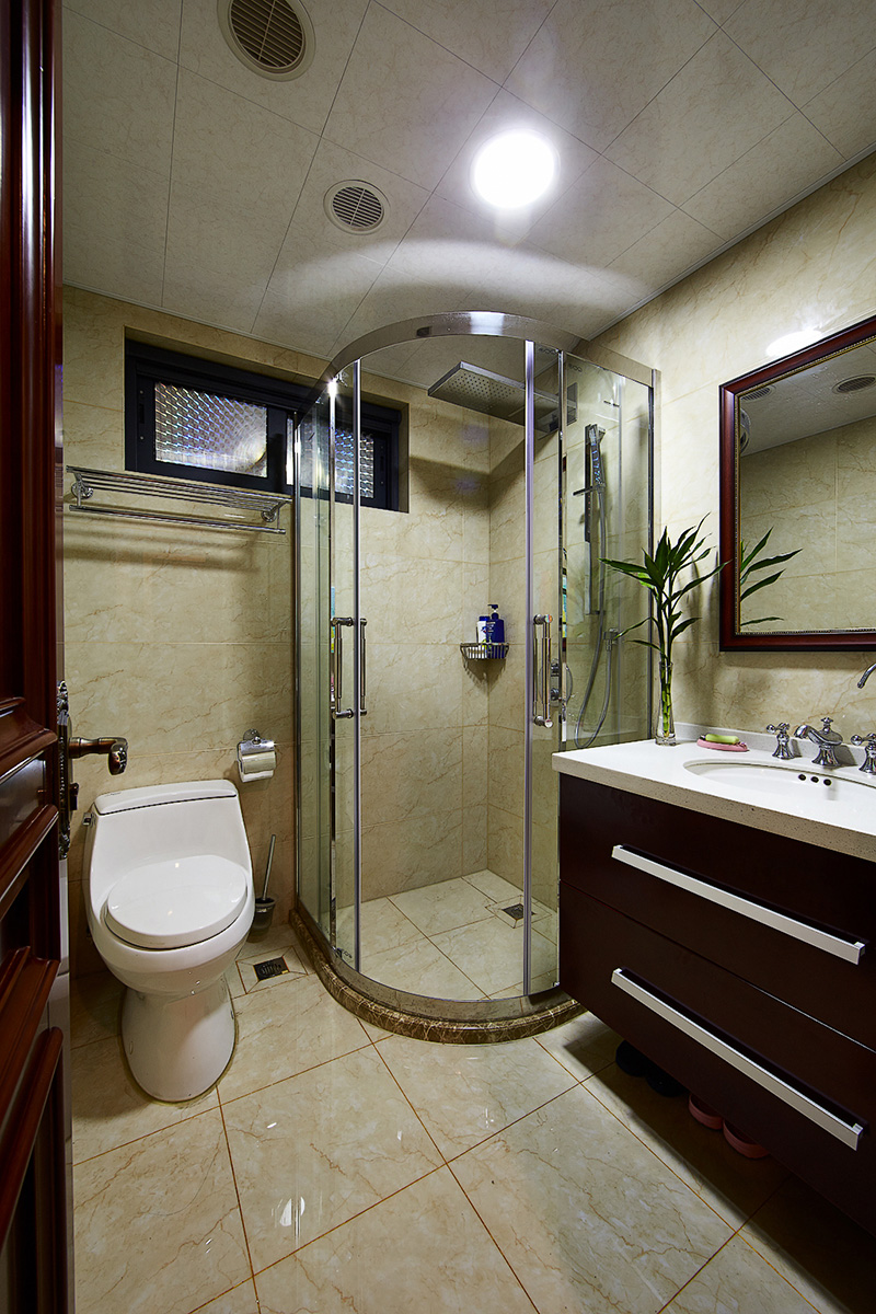 卫浴间空间合理利用，做到实用最大化。