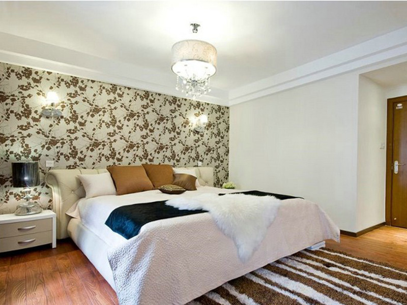 卧室需要更多的暖色，让人在一个惬意、温和的环境中放松身心。