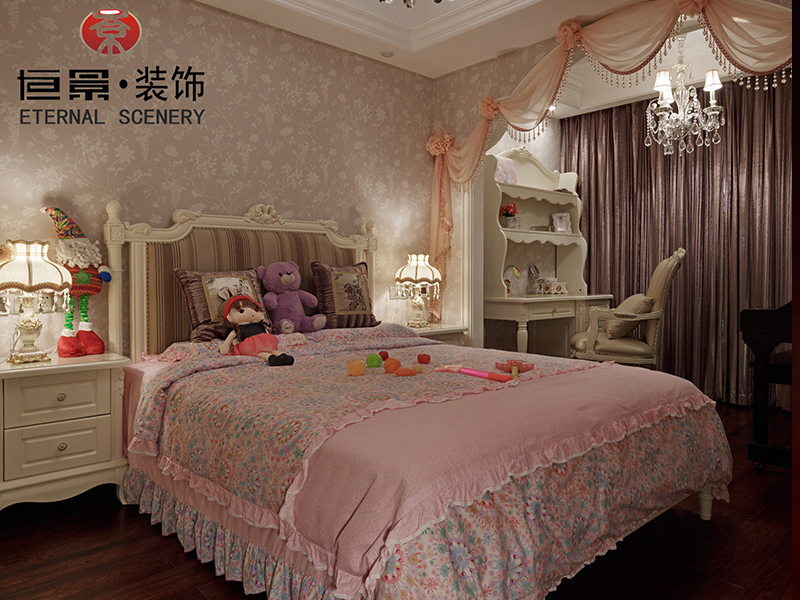 孩子的房间无需太过拘谨，可以选用温和一些的粉色和白色。