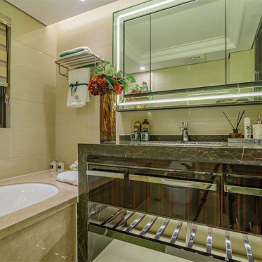 大理石现代浴室装修图