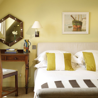暖黄美式卧室欣赏美图