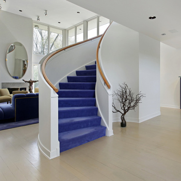 挑高现代客厅楼梯设计