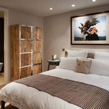 木制现代卧室橱柜设计